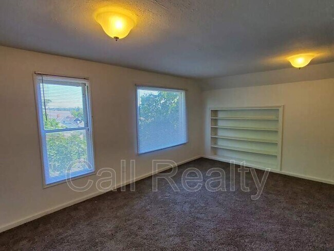Foto del edificio - 719 W Augusta Ave
