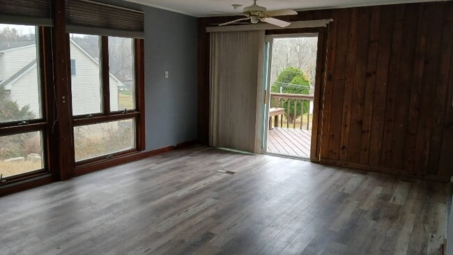 Foto del edificio - 260 Wisteria Ave