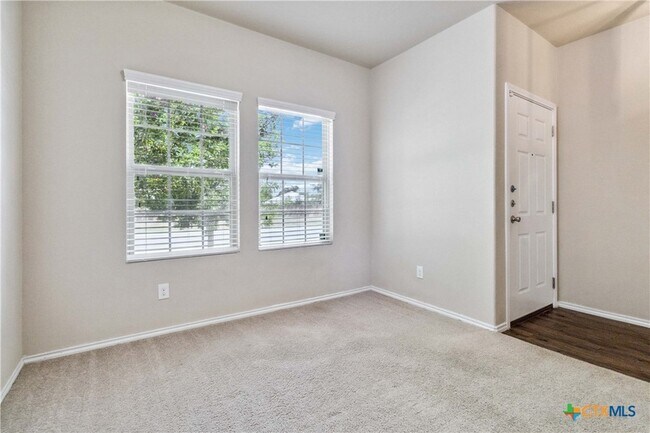 Foto del edificio - 120 Field Ridge