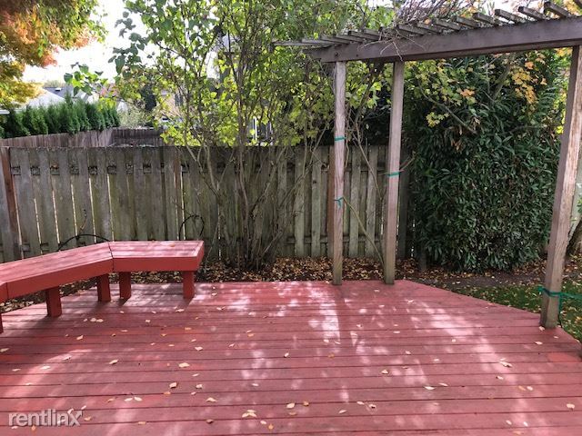 Foto del edificio - 5 br, 3 bath House - 5338 NE Farmcrest St