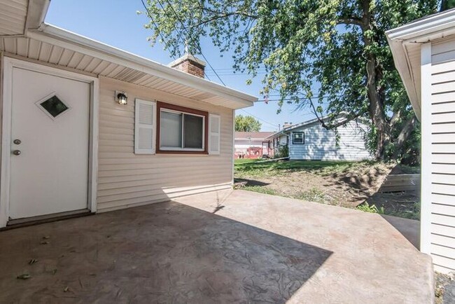 Building Photo - Newly Remodeled Ranch Style Home