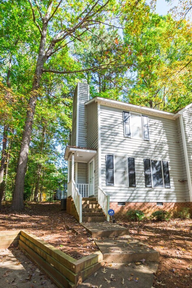Building Photo - 2 bed, 1.5 bath Duplex in American Village...