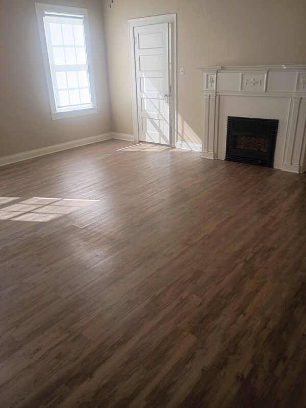 Foto del edificio - 433 N Bowie St