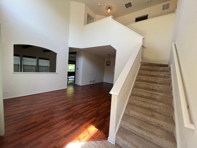 Building Photo - 3841 Munson St