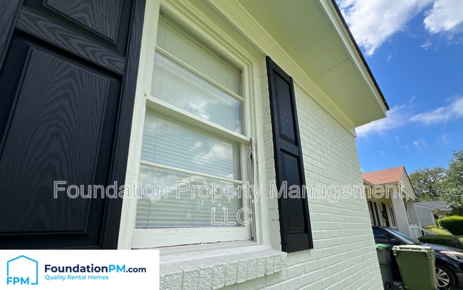 Building Photo - 1704 S Perkins Rd