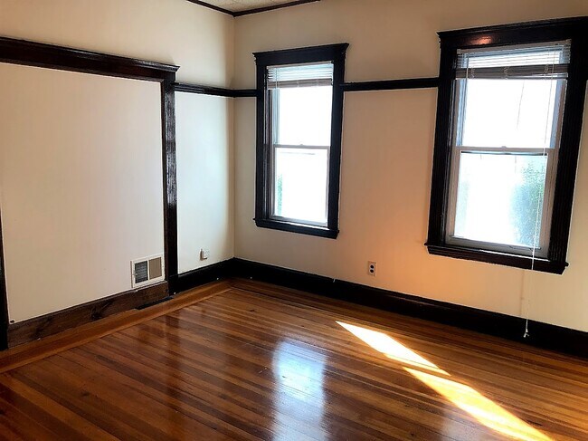 Foto del edificio - 28 Litchfield St