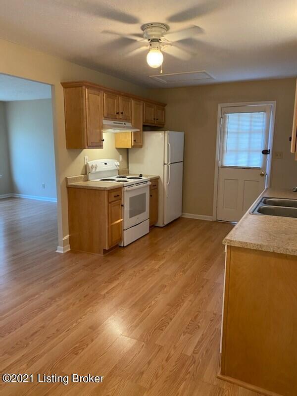 Foto del edificio - 4015 Tally Ho Ct