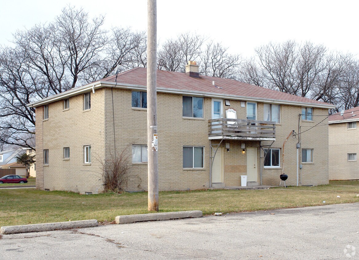 Building Photo - 5820 N 91st St