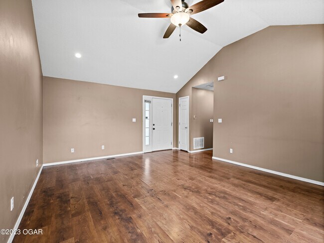 Building Photo - 3317 S Jackson Ave