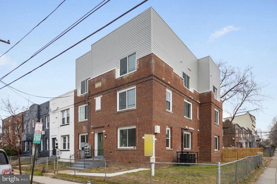 Primary Photo - 1642 16th St SE
