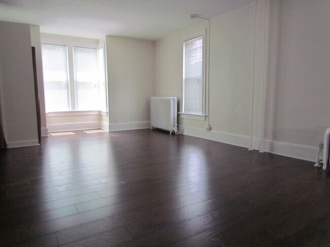 Foto del edificio - 412 W Washington St