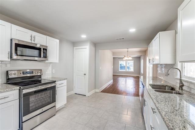 Building Photo - 2757 W Clarendon Dr
