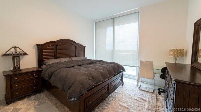 Foto del edificio - 220 Lake Shore Dr