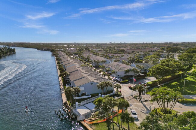 Foto del edificio - 876 Jeffery St