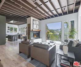 Building Photo - 2310 Vasanta Way