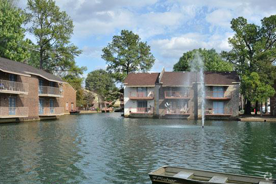 Building Photo - The Residences at Lakeview