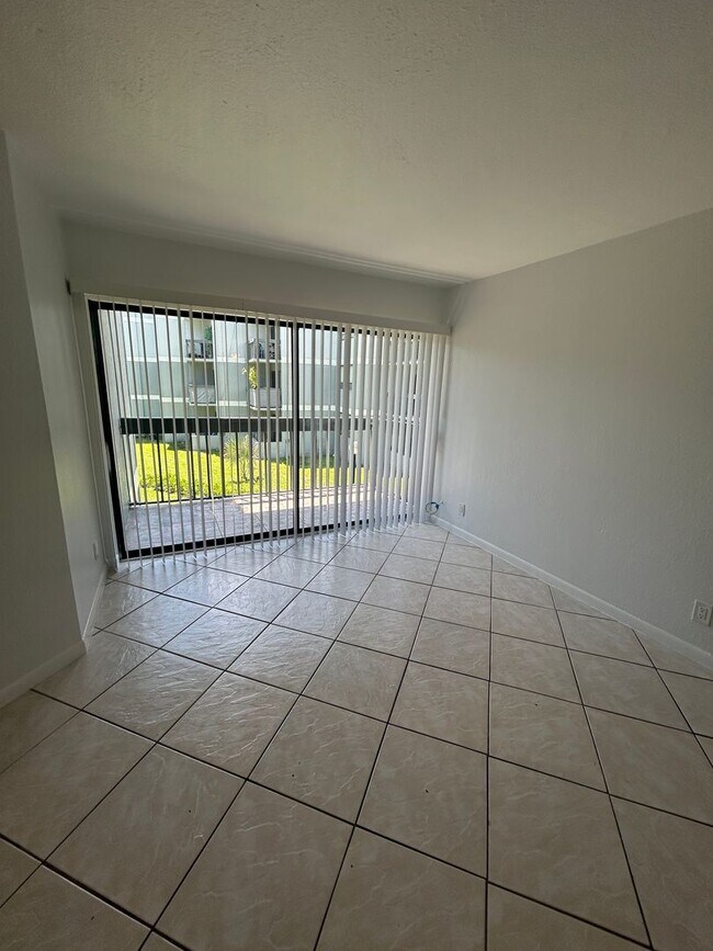 Foto del edificio - Now Leasing - Two bedroom condo with a pri...