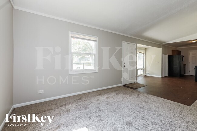 Building Photo - 16759 Artesian Ave