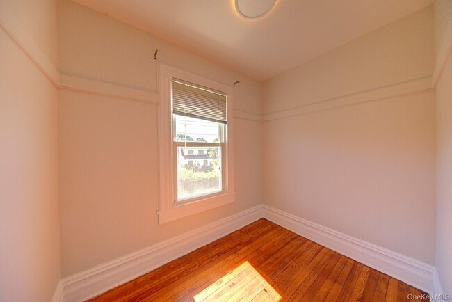 Building Photo - 1250 Woodfield Rd