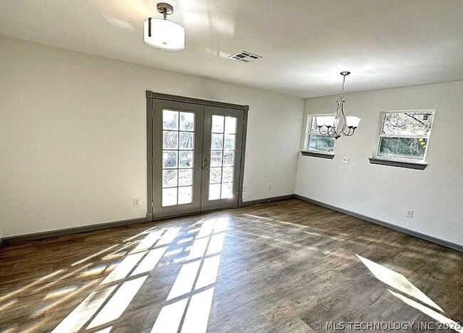 Building Photo - 139 W Kent St