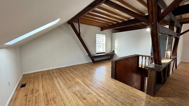 Foto del edificio - Lower Pottsgrove 2 Bedroom 1 bath Apartment $2,000/ month