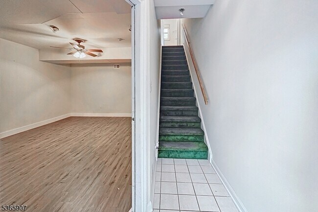 Foto del edificio - 4 Woods Edge Rd