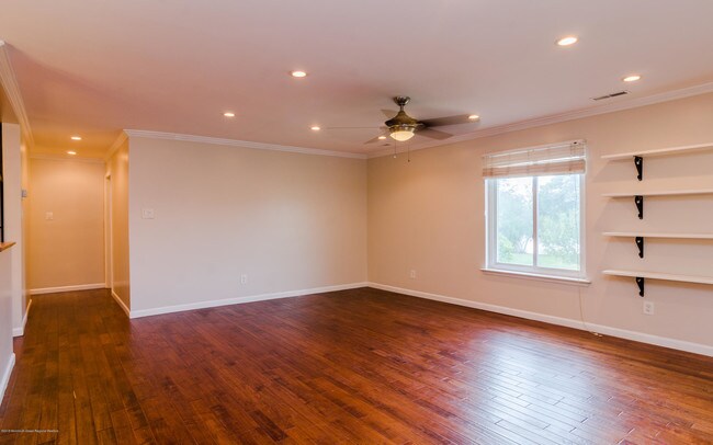 Foto del edificio - 5 Newport Ct
