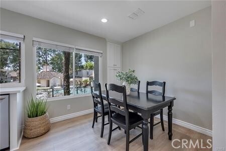 Building Photo - 801 Vista Ct