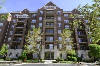 Building Photo - 470 W Mahogany Ct