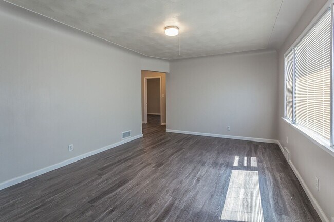 Foto del edificio - 2327 W 6th St