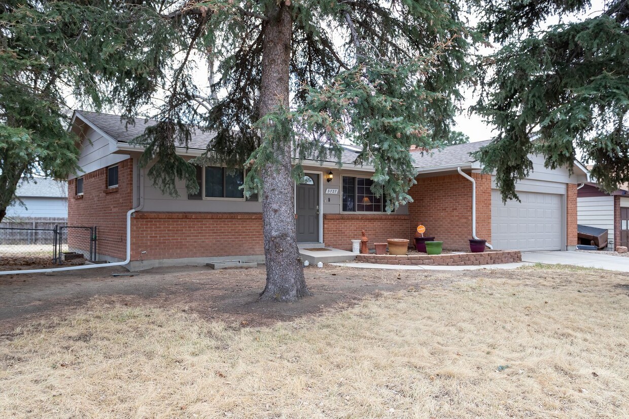 Primary Photo - Single Family Rancher in Garden Ranch