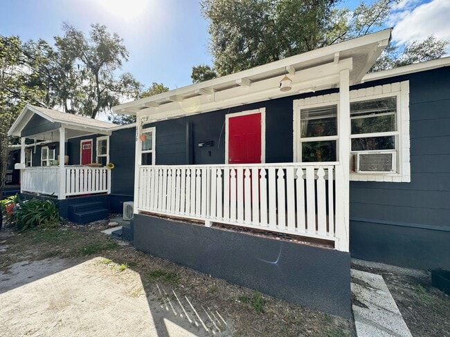 Photo - Cozy 2 Bedroom, 1 Bathroom in Fifth Avenue... House