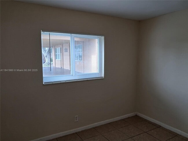 Building Photo - 2511 NW 39th Terrace