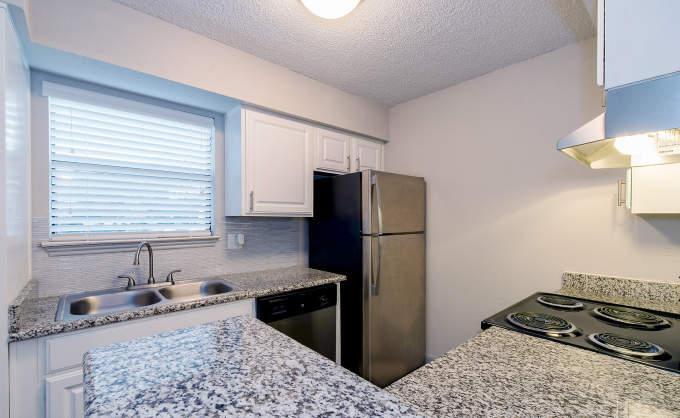 Foto principal - 1 bedroom in Houston TX 77084