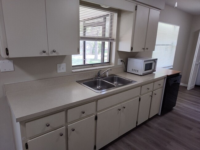 Building Photo - 3263 N Maidencane Dr