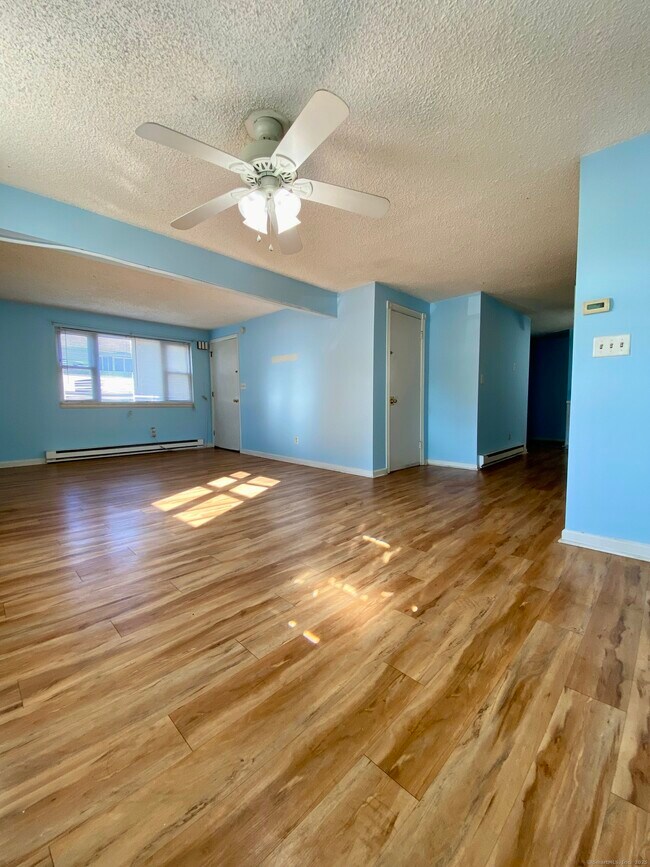 Foto del edificio - 466 Middletown Ave