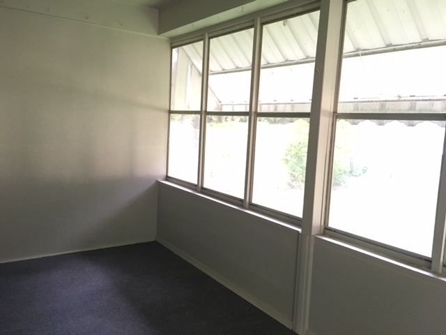Building Photo - Beautiful Home In North Kansas City School...