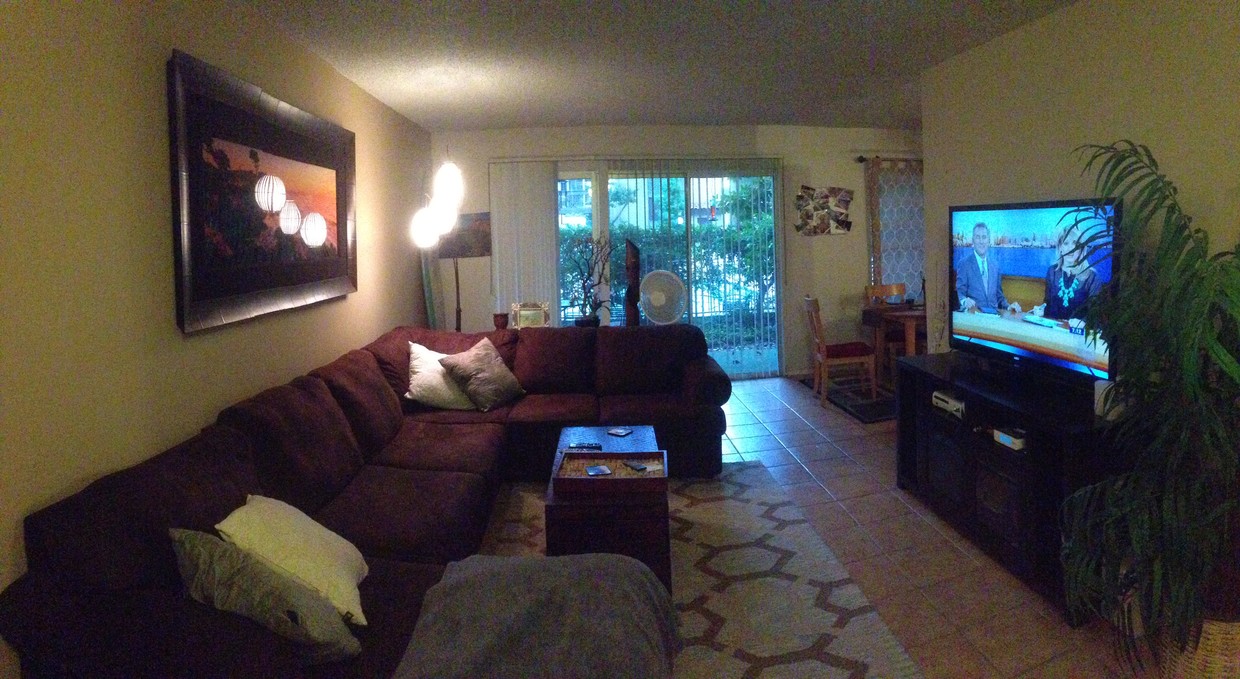 main living area - 1855 Diamond St