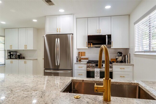 Foto del edificio - 4500 Sarasota Dr