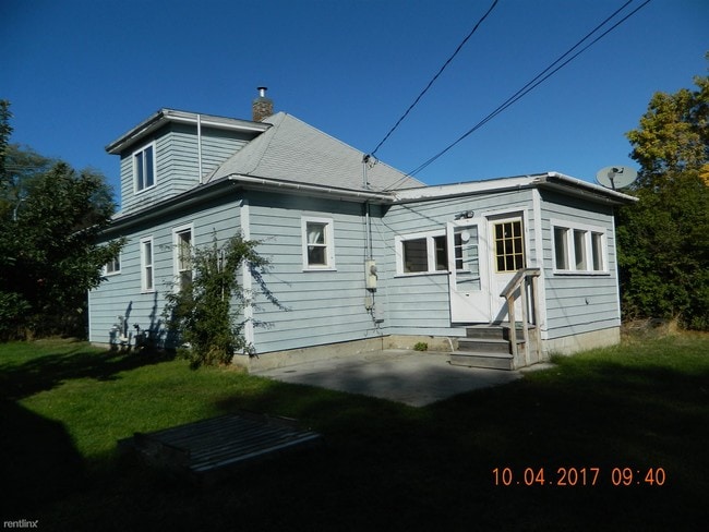 Building Photo - 802 S Russell St