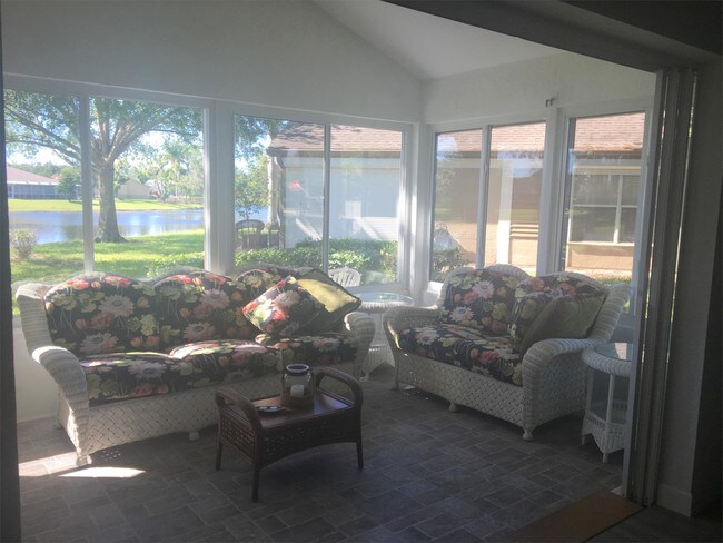 Foto del edificio - 22120 Cinnamon Ln