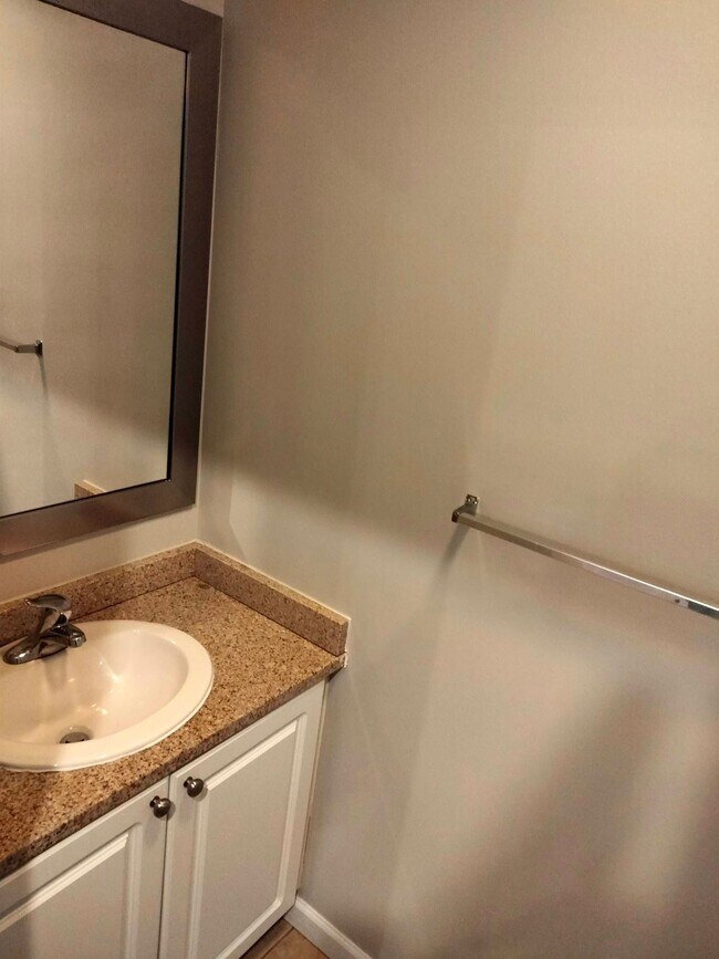 Foto del edificio - 210 Farmington Ave