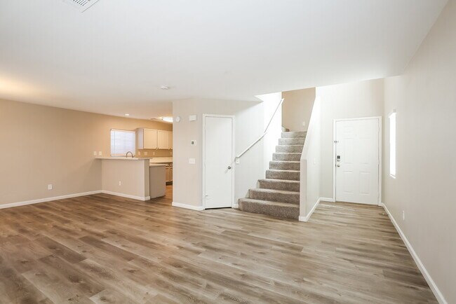 Building Photo - 5325 Cholla Blossom Ct