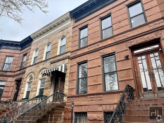 Building Photo - 2BR 1BA Garden Level Brownstone w/ Free La...