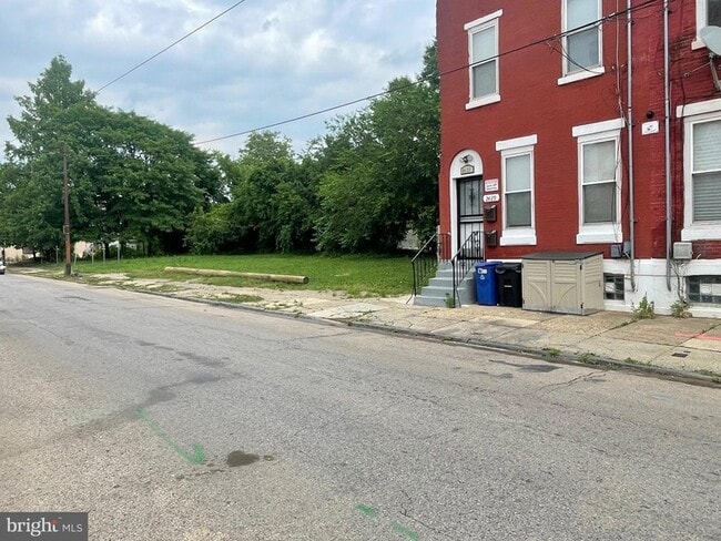 Building Photo - 2427 N 10th St