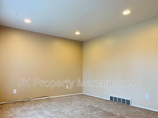 Foto del edificio - 1300 14th Ave S