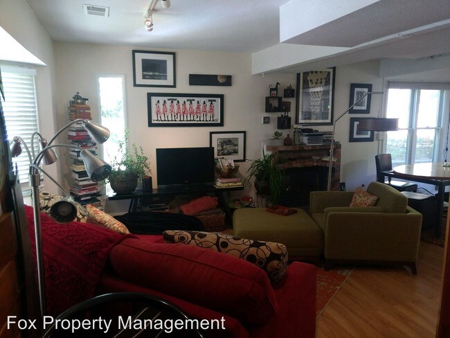 Building Photo - 2 br, 1 bath House - 2537 Mapleton Ave #A