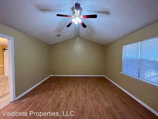 Foto del edificio - 3 br, 2 bath House - 4012 Sandy Run