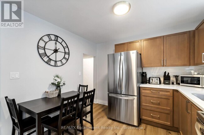 Photo du bâtiment - 4129 Acheson Ave