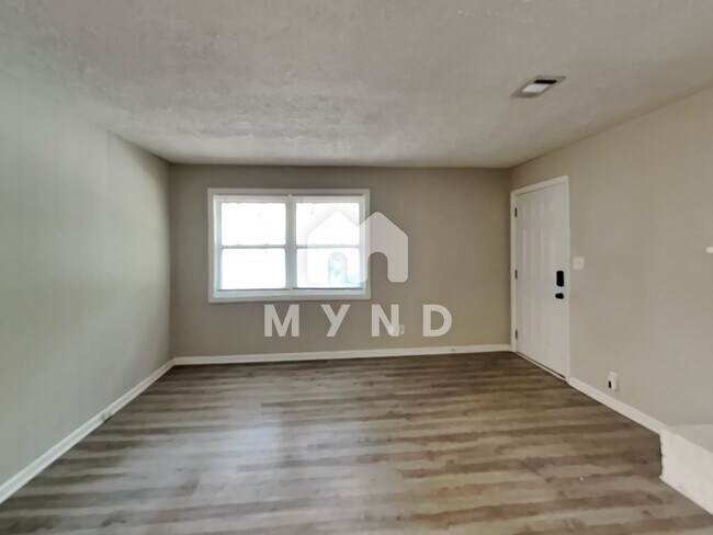 Building Photo - 336 Laurel Lane